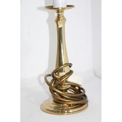 257 - QUANTITY OF BRASS LAMPS  x3
29CM