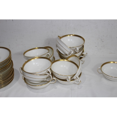 355 - LARGE QUANTITY OF HAMMERSLEY AND CO DINNER SERVICE ETC