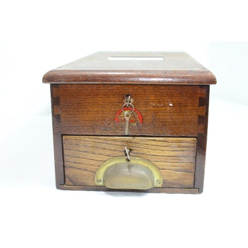 529 - VINTAGE WH BARREL TILL AND KEYS
44 X 24 X 18CM