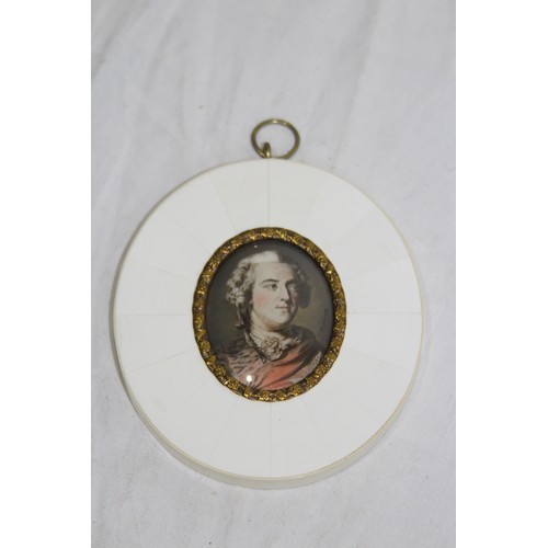 885 - 2 X MINIATURE PORTRAITS OF LOUIS XV AND KAISENU ELISABETH V OSTERREICH 
11.5 X 9CM