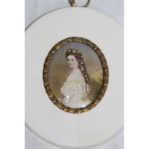 885 - 2 X MINIATURE PORTRAITS OF LOUIS XV AND KAISENU ELISABETH V OSTERREICH 
11.5 X 9CM