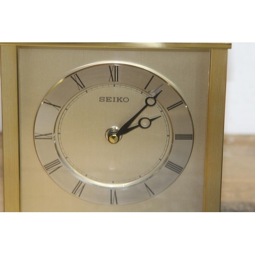 927 - VINTAGE SEIKO CARRIAGE CLOCK 
27 X 15CM