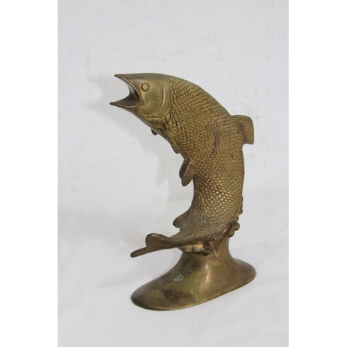 923 - VINTAGE SOLID BRASS  SIGHNED TROUT
23CM