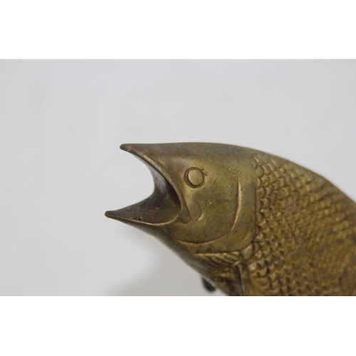 923 - VINTAGE SOLID BRASS  SIGHNED TROUT
23CM