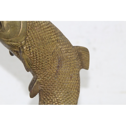 923 - VINTAGE SOLID BRASS  SIGHNED TROUT
23CM