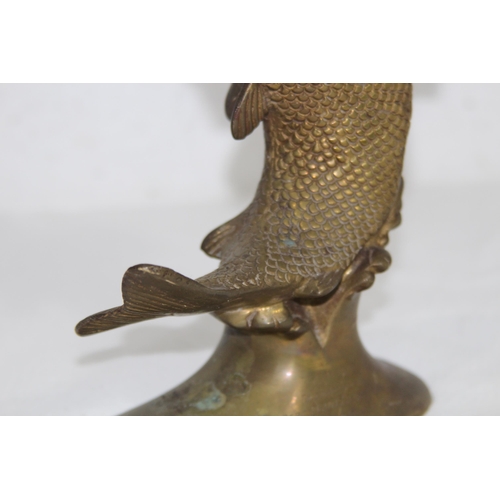 923 - VINTAGE SOLID BRASS  SIGHNED TROUT
23CM