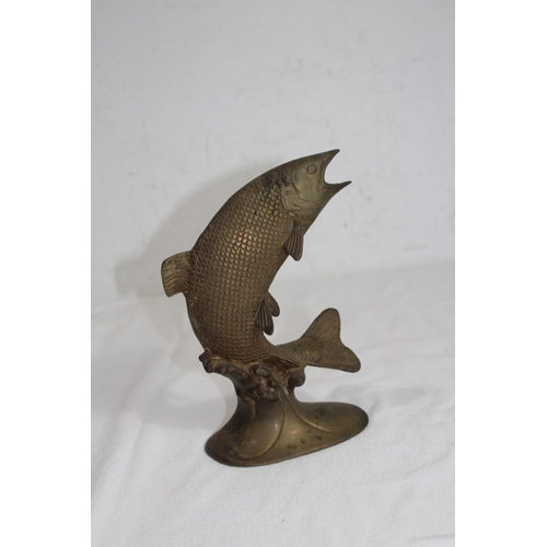 923 - VINTAGE SOLID BRASS  SIGHNED TROUT
23CM