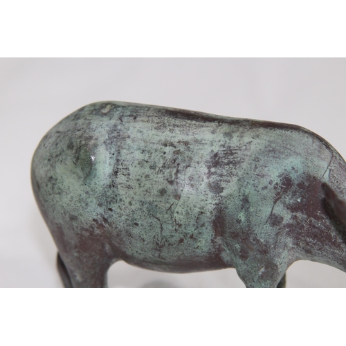 928 - BRONZED AND FILAGREE HORSE AND OXEN
20 X 19CM