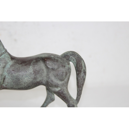 928 - BRONZED AND FILAGREE HORSE AND OXEN
20 X 19CM