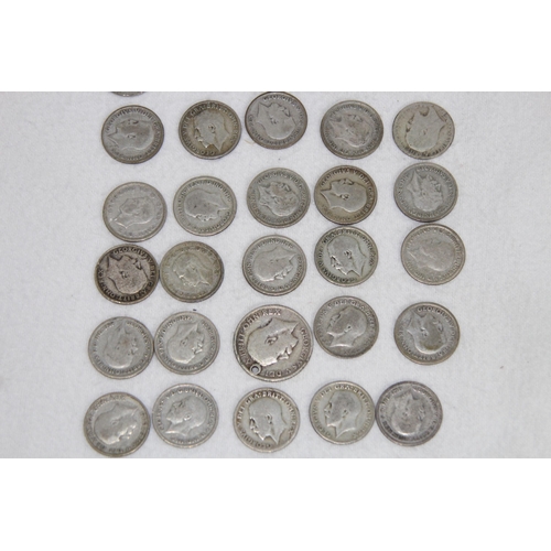 995 - QUANTITY OF PRE 1946 SILVER COINS - 118G