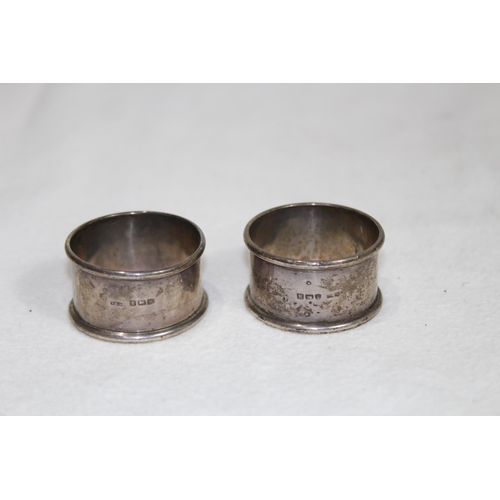 1078 - 2 X SILVER NAPKIN RINGS - 32.5G - SHEFFIELD 1905 & BIRMINGHAM 1945 - WALKER AND HALL & HENRY GRIFFIT... 