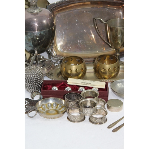 525 - LARGE QUANTITY OF METALWARE