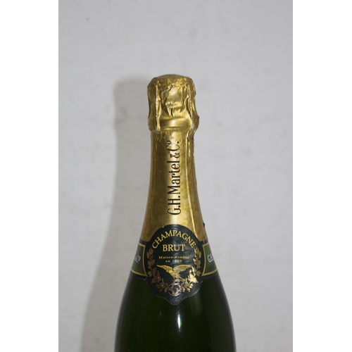 721 - BOTTLE OF G H MARTEL AND CO CHAMPAGNE