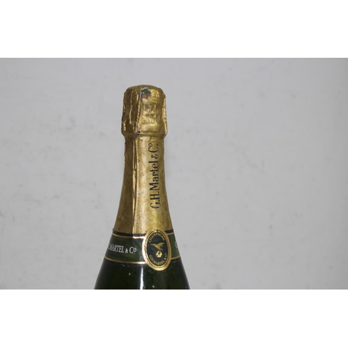 721 - BOTTLE OF G H MARTEL AND CO CHAMPAGNE