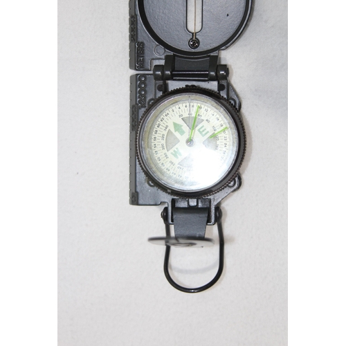 818 - MILITARY STYLE COMPASS