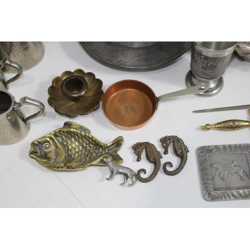 507 - LARGE QUANTITY OF SILVER PLATED ITEMS ETC
61CM