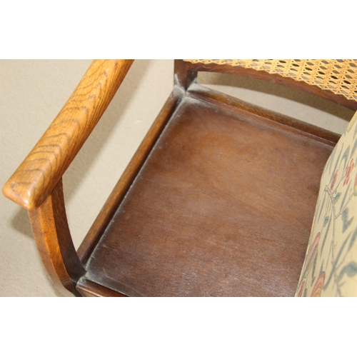 67 - VINTAGE BERGAIRE CHAIR
55 X 53 X 95CM