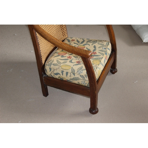 67 - VINTAGE BERGAIRE CHAIR
55 X 53 X 95CM