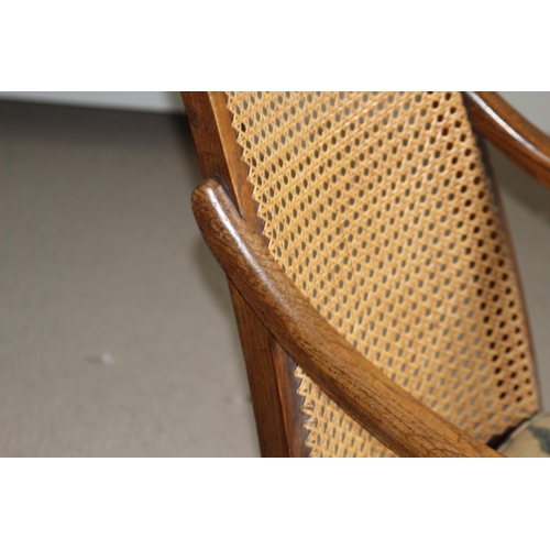 67 - VINTAGE BERGAIRE CHAIR
55 X 53 X 95CM