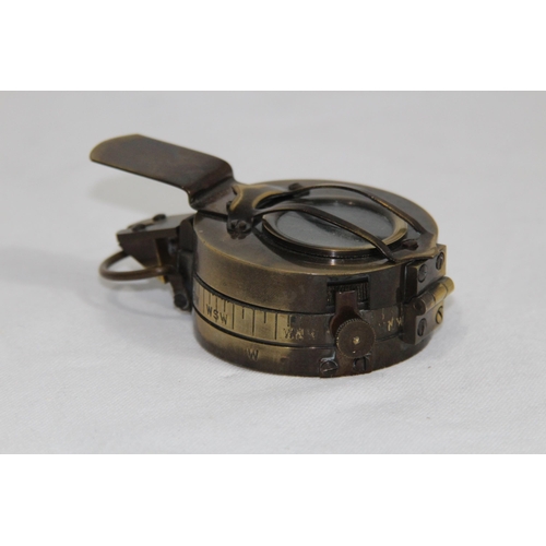 819 - VINTAGE TC. CO LTD LONDON MK111 1941 MILITARY BRASS CASED COMPASS