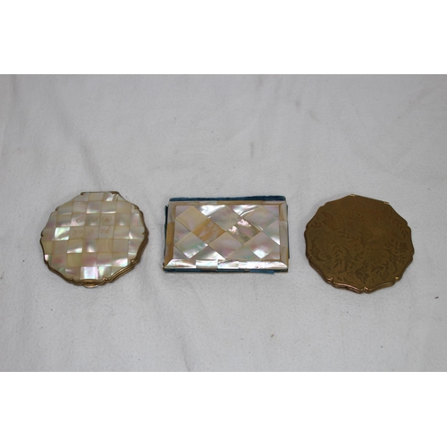 936 - VINTAGE MOTHER OF PEARL NOTE BOOK AND COMPACT