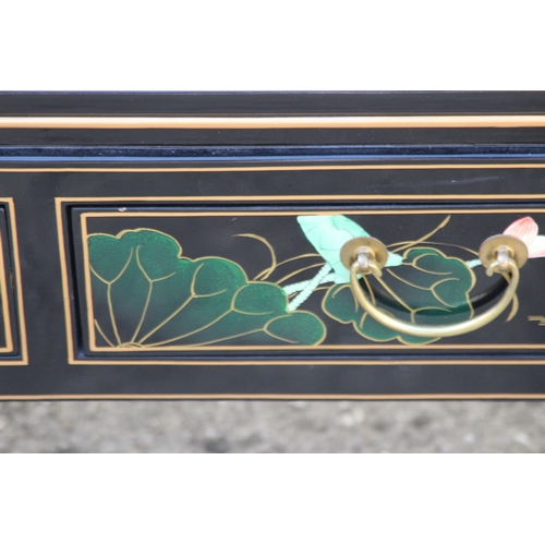 10 - LAQUERED CHINESE COFFEE TABLE 
127 X 51 X 41CM