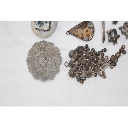 1029 - QUANTITY OF SILVER JEWELLERY ETC