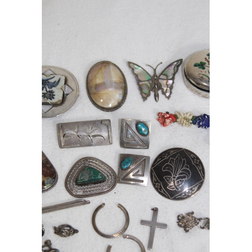 1029 - QUANTITY OF SILVER JEWELLERY ETC