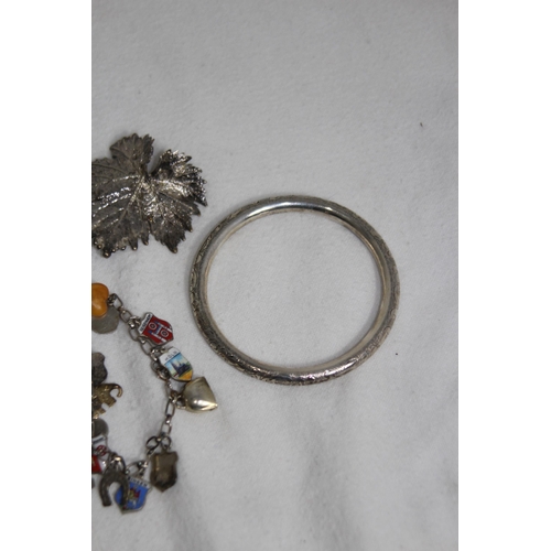 1029 - QUANTITY OF SILVER JEWELLERY ETC