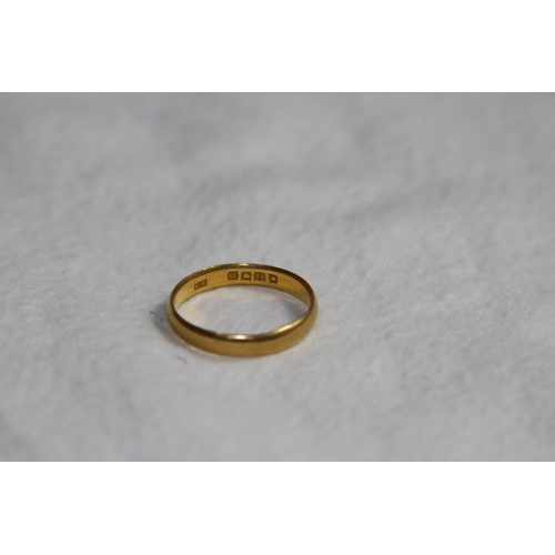 1164 - 22CT GOLD BAND - 3.35G - SIZE P 1/2