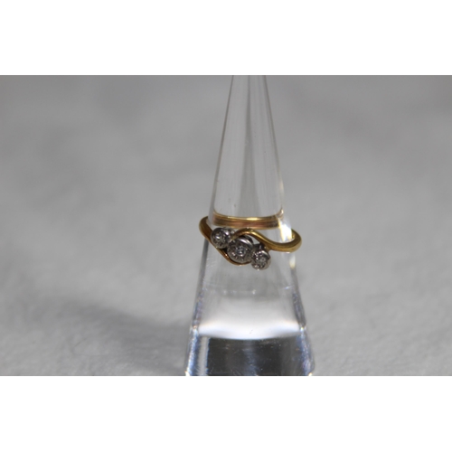 1166 - 18CT GOLD AND DIAMOND RING - 3.05G - SIZE K