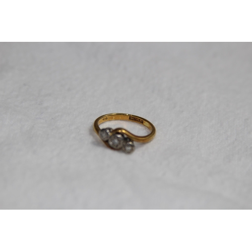 1166 - 18CT GOLD AND DIAMOND RING - 3.05G - SIZE K