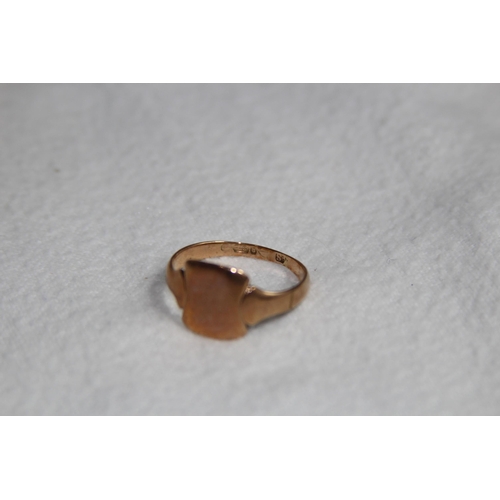 1168 - 9CT GOLD RING - 2.7G - SIZE T