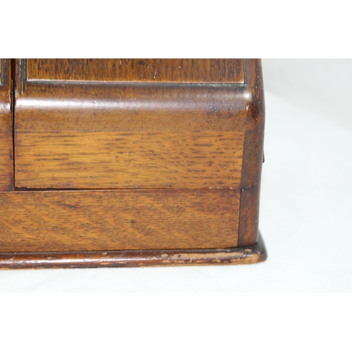 556 - ANTIQUE STATIONARY BOX
30 X 18CM