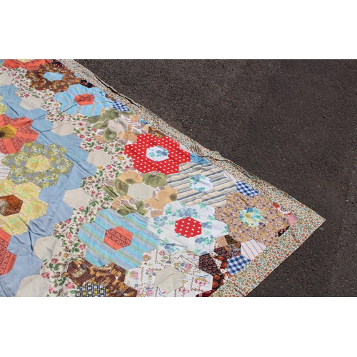 557 - PATCHWORK QUILT 
260 X 225CM