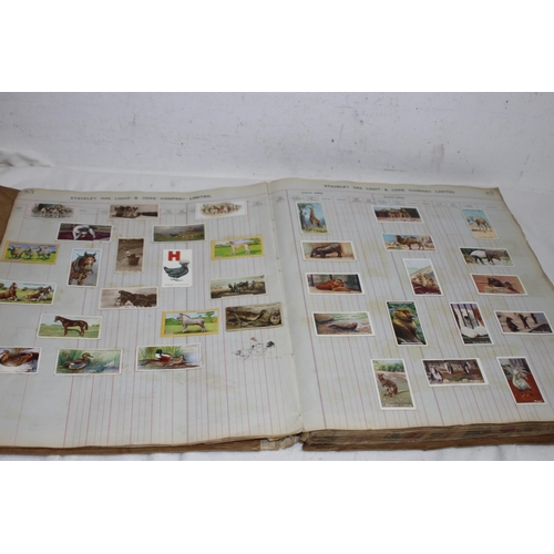 560 - GOOD SCRAP ALBUM INCLUDING VINTAGE POSTCARDS