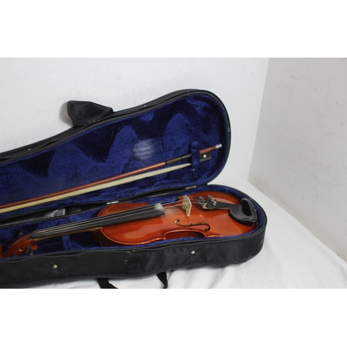 577 - B & H 400 VIOLIN IN CASE