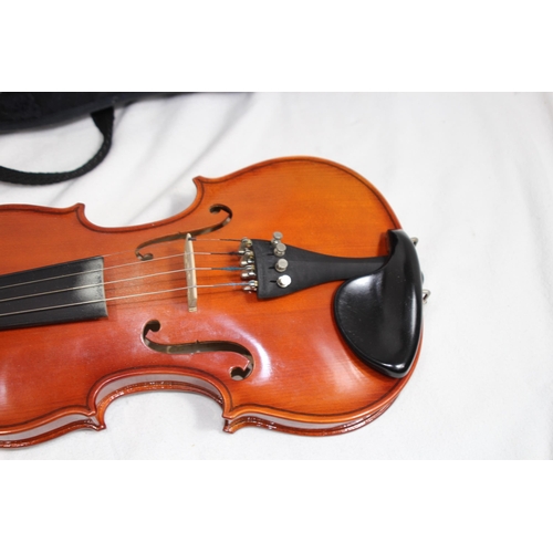 577 - B & H 400 VIOLIN IN CASE