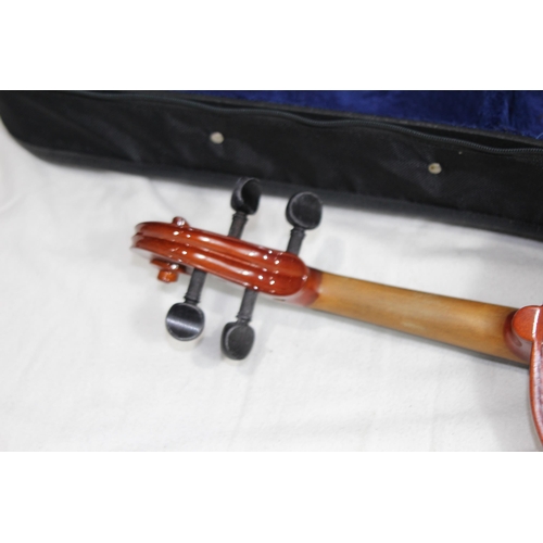 577 - B & H 400 VIOLIN IN CASE