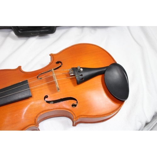 578 - SKYLARK MADE IN CHINA VIOLIN IN CASE