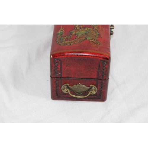 579 - 2 X ORIENTAL BOXES 
25 X 10CM