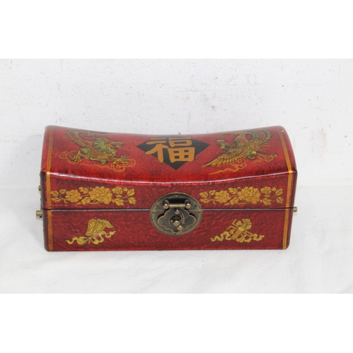 579 - 2 X ORIENTAL BOXES 
25 X 10CM