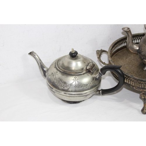 565 - LARGE QUANTITY OF METALWARE