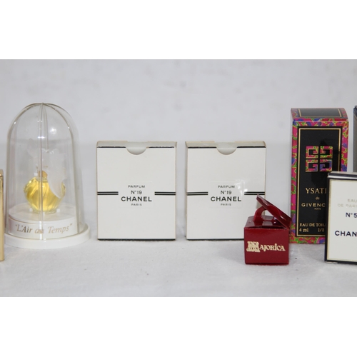 568 - QUANTITY OF MINIATURE PERFUMES