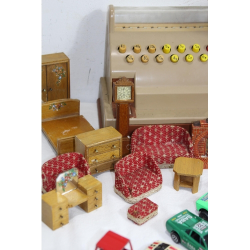 690 - QUANTITY OF CHILDRENS VINTAGE TOYS INCLUDING DOLLS HOUSE FURNITURE