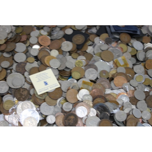 1004 - LARGE QUANTITY OF BRITISH AND WORLD COINS - 16kg