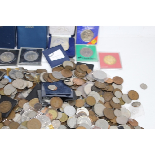 1004 - LARGE QUANTITY OF BRITISH AND WORLD COINS - 16kg