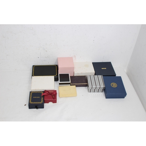 604 - LARGE QUANTITY OF JEWELLERY AND RETAIL BOXES