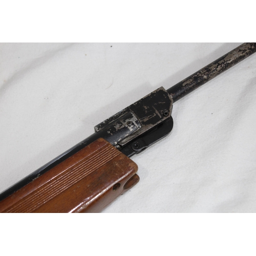 825 - AIR RIFLE