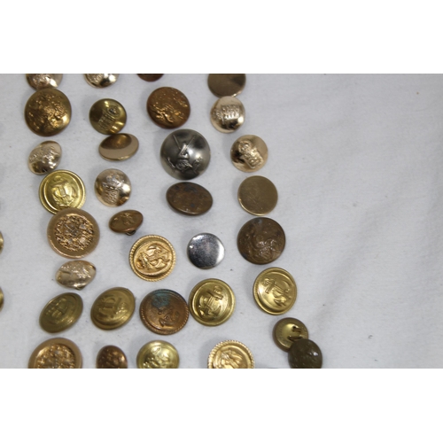 830 - BOX OF MILITARY BUTTONS AND BUCKLES